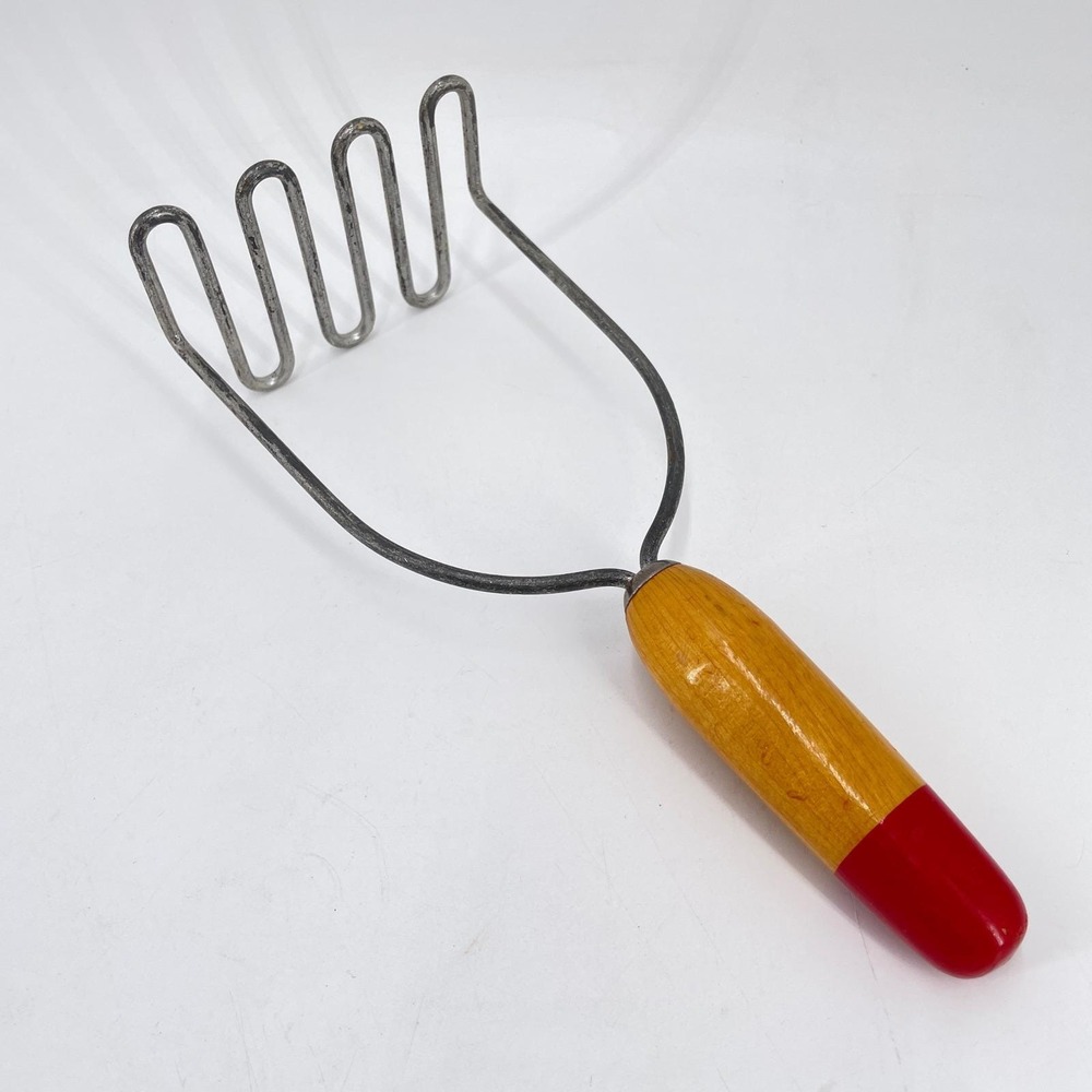 Vintage‎ Potato Masher Zigzag Wire Wood Handle Red Tip Farmhouse Kitchen Tool